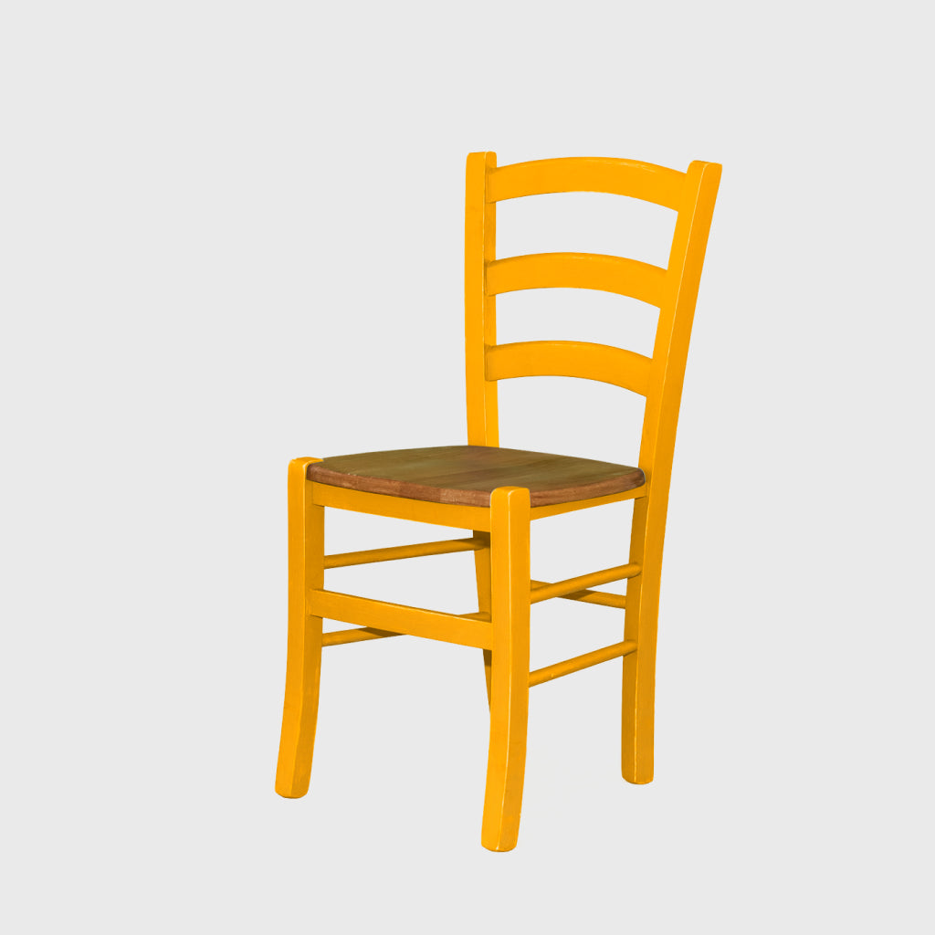 Sedia in legno massello color giallo segnale